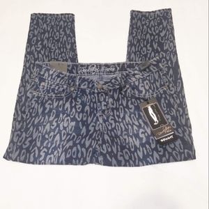 Revolution by Revolt Capri Jeans Size 9 NWT